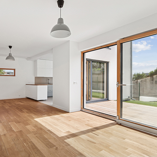 Séjour Maison passive Passivhaus, bois et lumière
